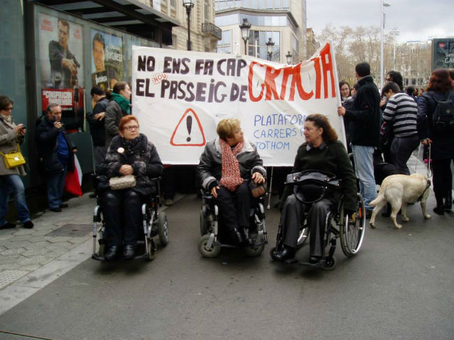 Més de 200 persones van participar a la manifestació celebrada al març del 2015 manifestació carrers per tothom