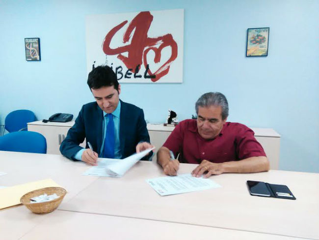 Alexandre Puerto i Antonio Guillén en el moment de la signatura conveni sensibilització ecom i ibidell