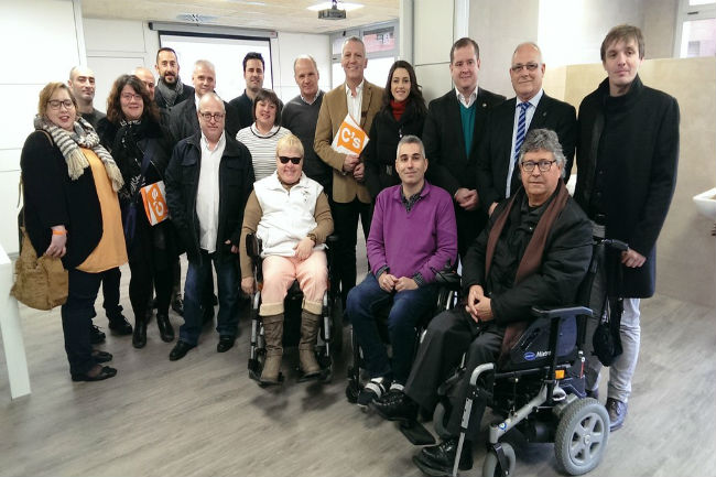 La trobada va tenir lloc al Centre d'Atenció Integral de l'entitat inés arrimadas representants grup mifas