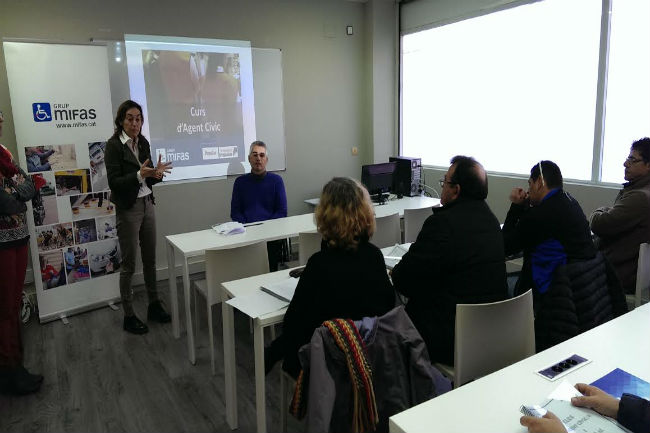sílvia paneque inauguració curs agent cívic grup mifas