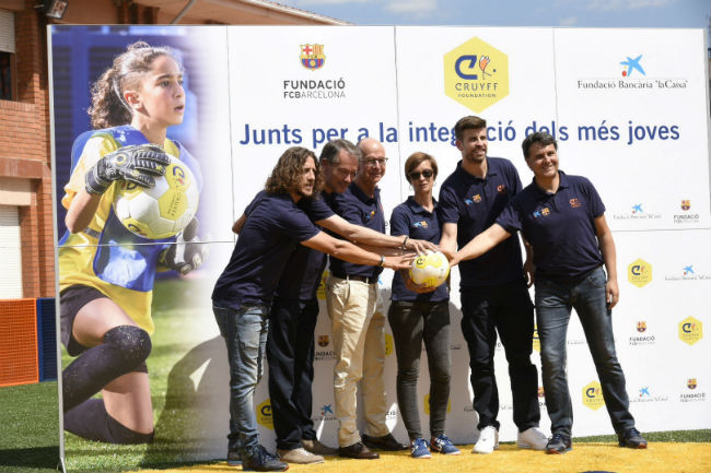 gerard piqué cruyff court sant guim freixenet