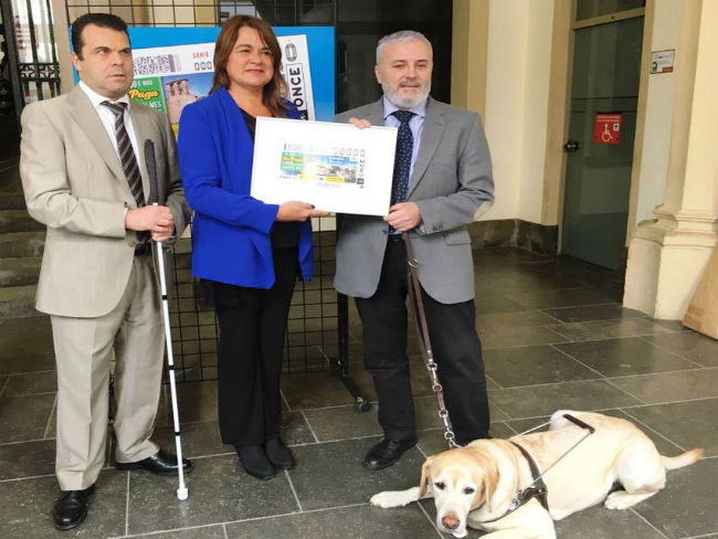 El cupó s'ha presentat aquest matí a l'Ajuntament de Terrassa cupó once terrassa premi reina letizia accessibilitat