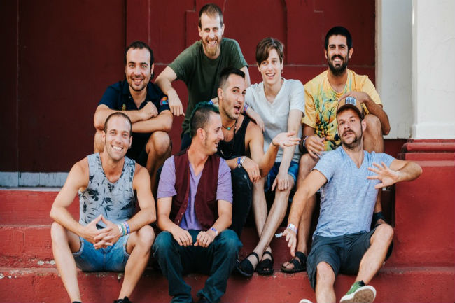 concert solidari esclat pegatina mulata siamiss djs