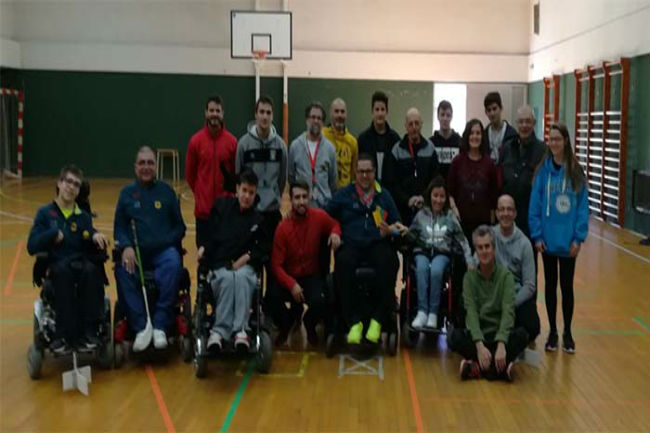participants curs nacional àrbitres hoquei cadira rodes elèctrica