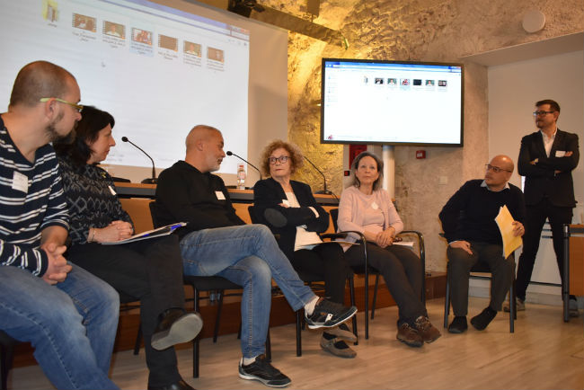 Un moment de la taula rodona que es va fer a la presentació del projecte projecte la consulta estigma salut mental ámbit salut