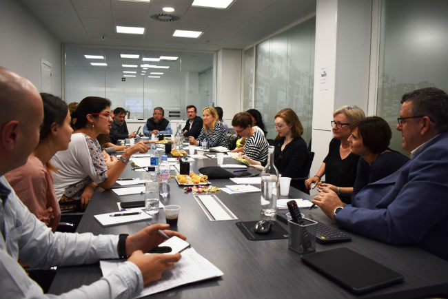 Reunió de representants de l'entitat amb la delegació de Human Rigths Watch support 50 assistències visita delegació human rights watch