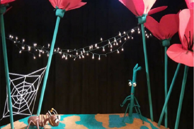 obra accessible formiga pipa visita tàctil escenografia