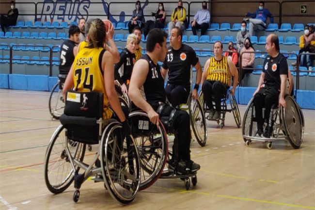 partit de la lliga catalana de basquet en cadira de rodes