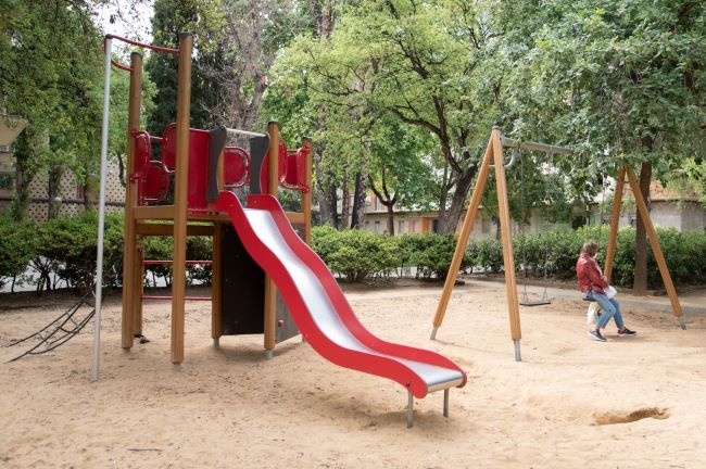 parc infantil inclusiu als jardins de la massana de barcelona