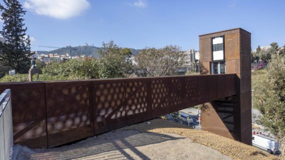 ascensor estacio metro vallcarca