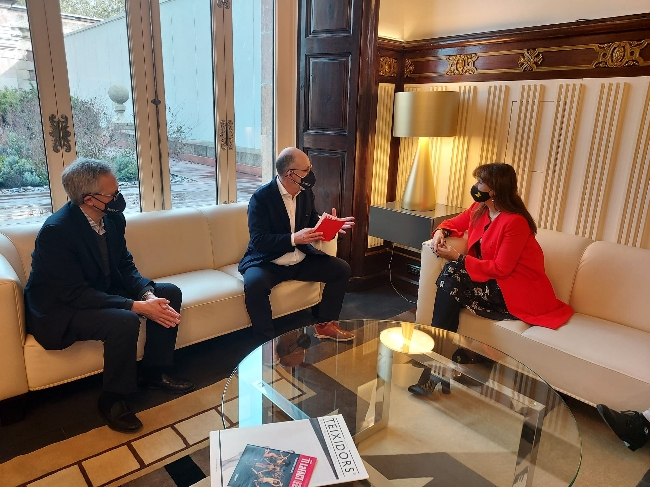 lafact visita institucional parlament