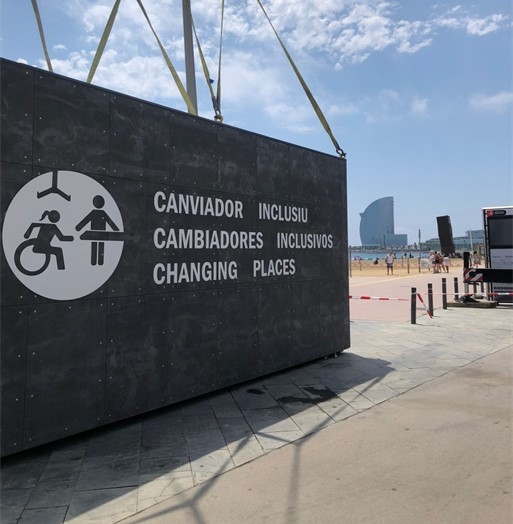 canviador inclusiu platja sant miquel barcelona