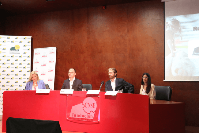linees d'ajuda anar accessibles nens i adolescentes sords