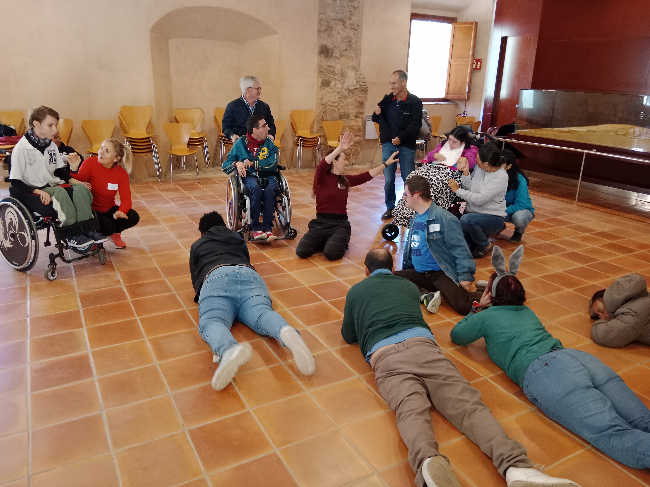 taller de dansa creativa a la cartoixa d'escaladei