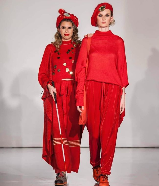 mireia mendoza model amb sordceguesa
