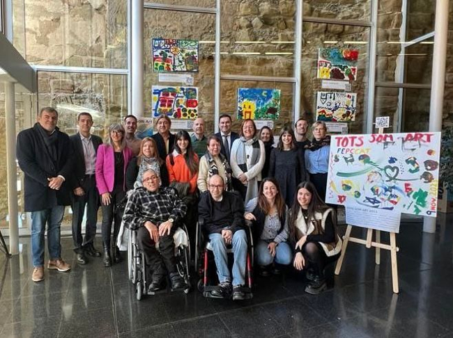 inauguració exposició tots som art paràlisi cerebral