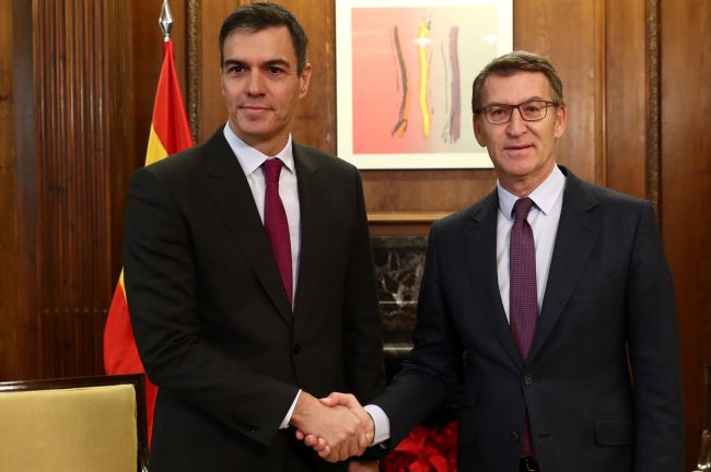 pedro sanchez i alberto núñez feijóo registren proposició de llei reforma article 49 de la constitució