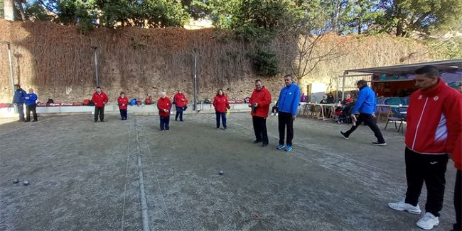 Imatge de la primera jornada de la Lliga catalana de petanca inclusiva amb victòria del CP Les Borrelles