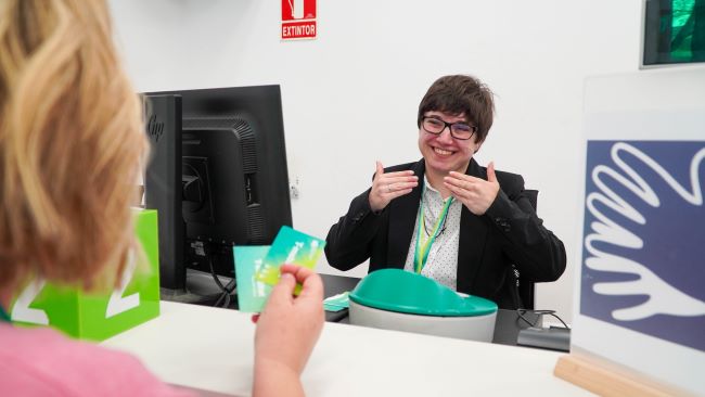 Centre T-mobilitat atenció en llengua de signes