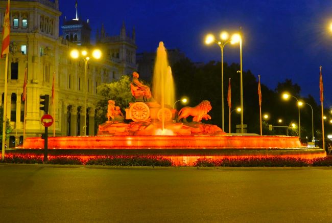 Espanya s’iluminarà avui de vermell per mostrar la seva solidaritat amb les persones amb Duchenne i Becker