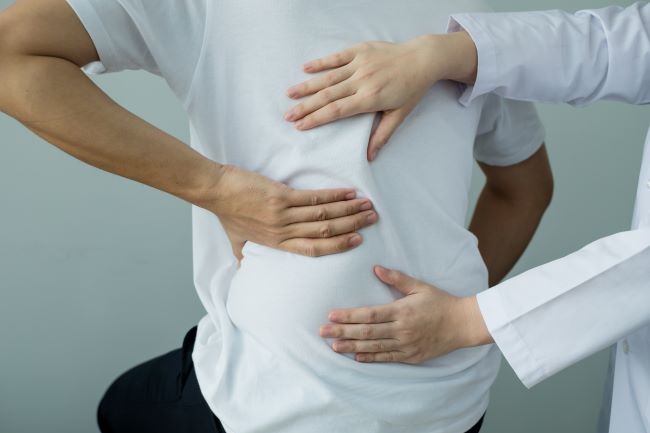 Experts en columna vertebral demanen conscienciar contra lesions per accidents de trànsit, capbussades i esports