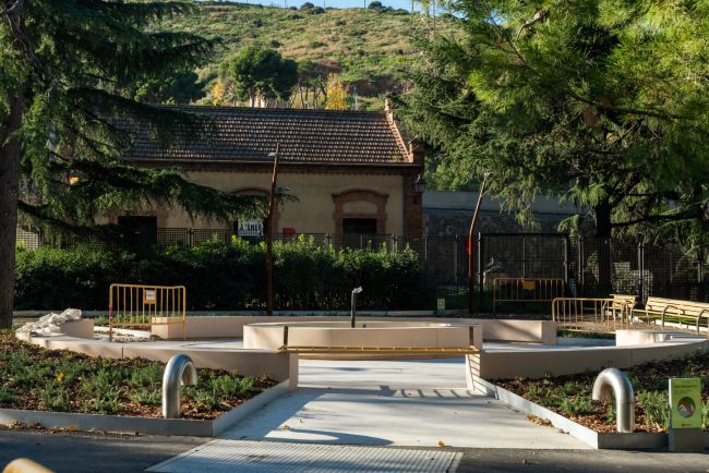La Trinitat Vella estrena un espai verd renovat amb noves zones de joc i millor accessibilitat