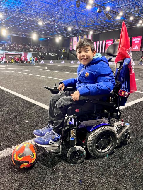 La primera vegada que ens van dir que no podria caminar, parlar, llegir o escriure, vaig pensar: “Digueu-me què més no farà, que allà anem!”