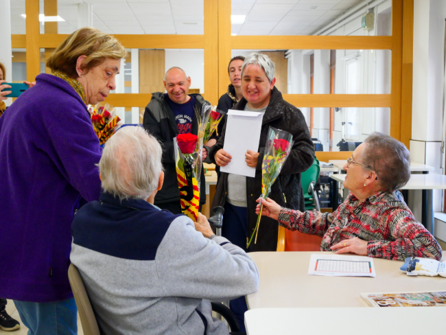 AMPANS lliurarà roses a residències de gent gran amb la col·laboració d’empreses solidàries