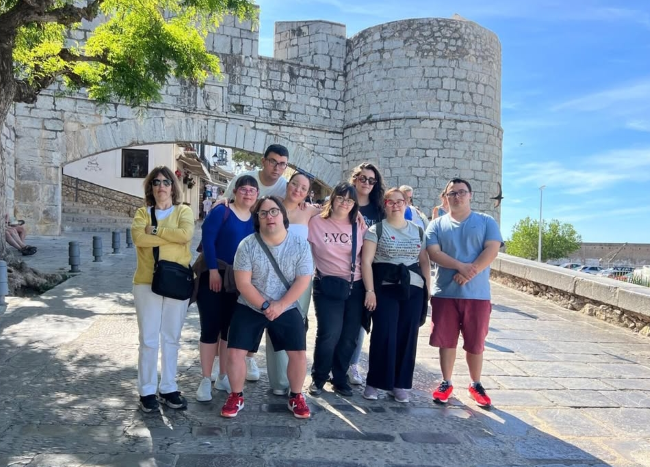 Tres grups de Down Tarragona gaudeixen d'estades inclusives a la Comunitat Valenciana gràcies al programa Imserso