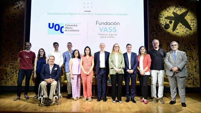 La UOC i la Fundació VASS impulsen una càtedra per reduir la bretxa digital i laboral de persones amb discapacitat