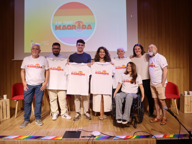 Barcelona dona veu a les persones LGTBIQ+ amb discapacitat física amb la nova campanya "A mi també m'agrada"