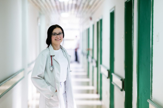 El Ministeri de Sanitat augmenta l'oferta de places de Formació Sanitària Especialitzada fins a les 12.366 per a l'any 2026