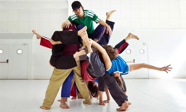 Funció Matinal Relaxada al Mercat de les Flors amb una versió accessible i inclusiva de l’obra CÈL·LULA #6: Faula