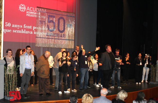 L’ACUDAM commemora 50 anys d’història amb una emotiva obra teatral a Mollerussa