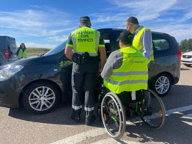 ASPAYM llança la campanya 'Al volant, zero distraccions' en coordinació amb la DGT