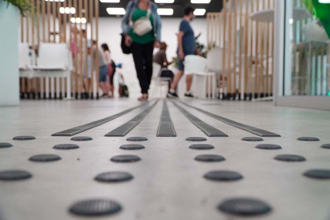 El Centre T-mobilitat avança cap a l'accessibilitat total amb nous suports per a persones amb discapacitat visual i neurodivergència