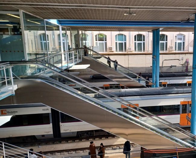 Entren en funcionament les dues escales mecàniques de l'estació de Vic amb una inversió de 730.000 euros