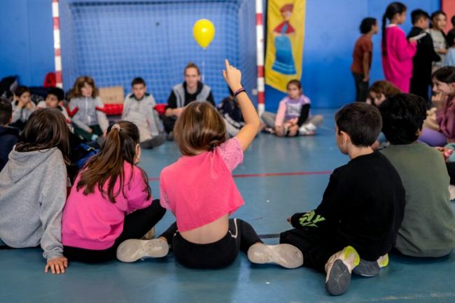 La Sindicatura de Greuges de Barcelona demana més formació sobre salut mental infantil als centres esportius municipals