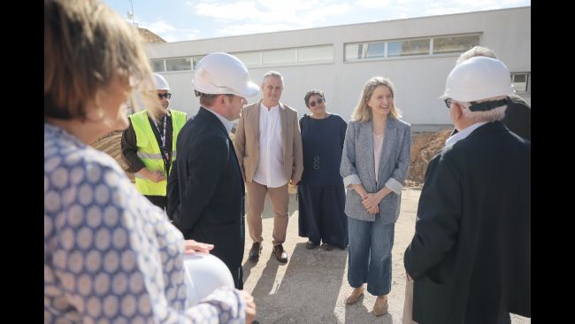 La consellera Mònica Martínez Bravo visita el nou complex residencial per a gent gran i persones amb discapacitat intel·lectual de Calafell