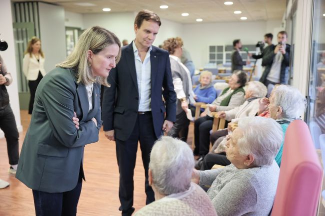 La consellera Mònica Martínez Bravo inaugura a Breda el nou SAIAR, que se suma a la xarxa d’atenció a la gent gran a l'àmbit rural