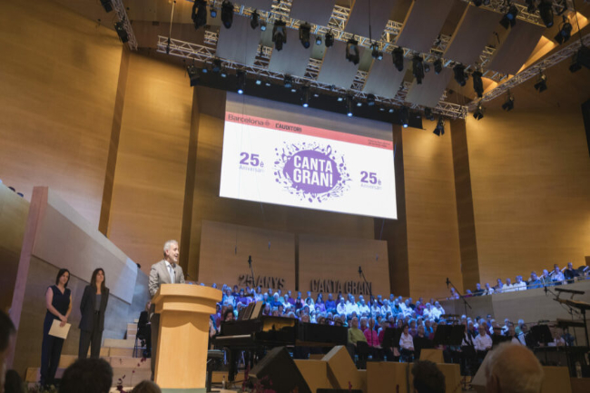 El projecte ‘Canta Gran!’ celebra un quart de segle omplint Barcelona de música i convivència de la gent gran