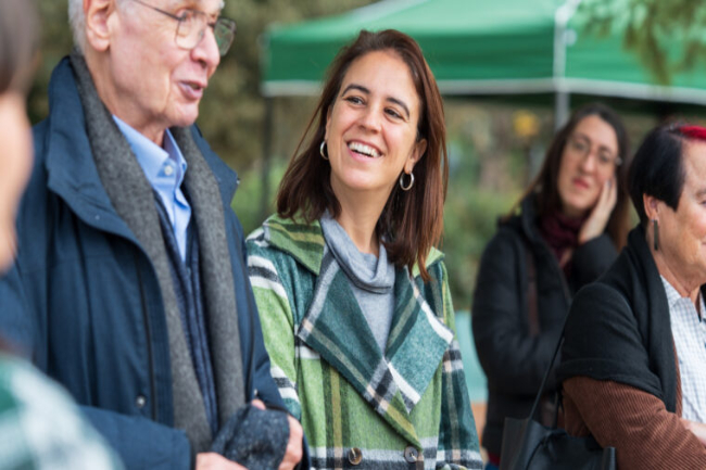 Barcelona reforça l'accessibilitat en el lleure amb nous jocs de taula adaptats per a discapacitat visual a l’Espai de Joc 0-99
