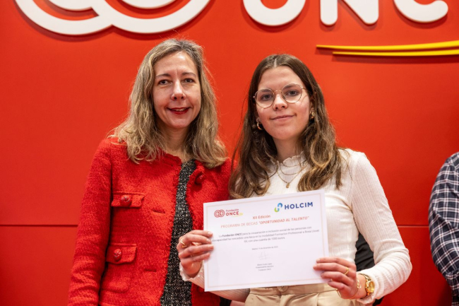 Catorze estudiants catalans amb discapacitat reben les beques ‘Oportunitat al Talent’