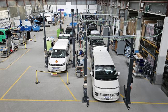 Rehatrans assoleix una producció rècord amb 850 vehicles adaptats per a persones amb mobilitat reduïda el 2025