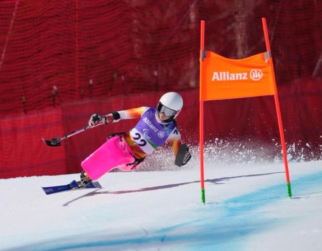 L’esquiadora Audrey Pascual frega l’or i es penja la plata en el descens de Milà-Cortina