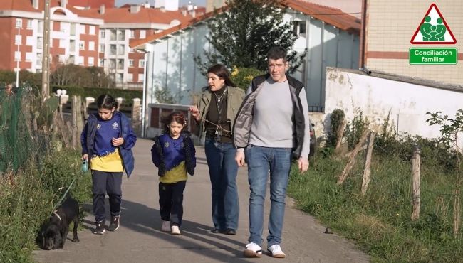 Plena Inclusión denuncia la manca de suports reals per a la conciliació de milers de famílies amb discapacitat