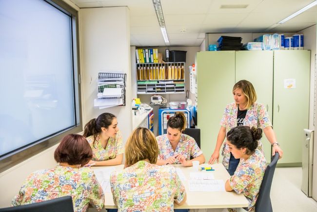 Les infermeres pediàtriques exigeixen el pas definitiu cap a la inclusió real en el sistema sanitari