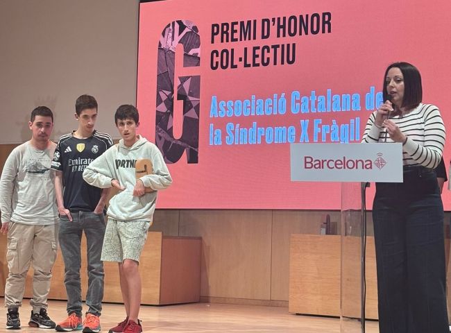 L’Associació Catalana Síndrome X Fràgil, guardonada amb el Premi Vila de Gràcia 2025 a l’Honor col·lectiu