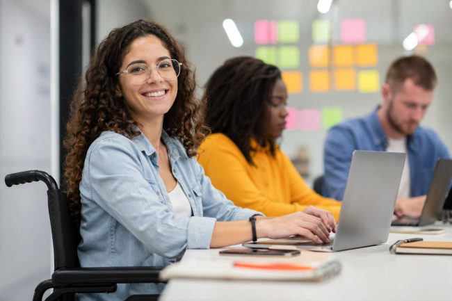 Set de cada deu pàgines web a Espanya presenten barreres d'accés per a persones amb discapacitat
