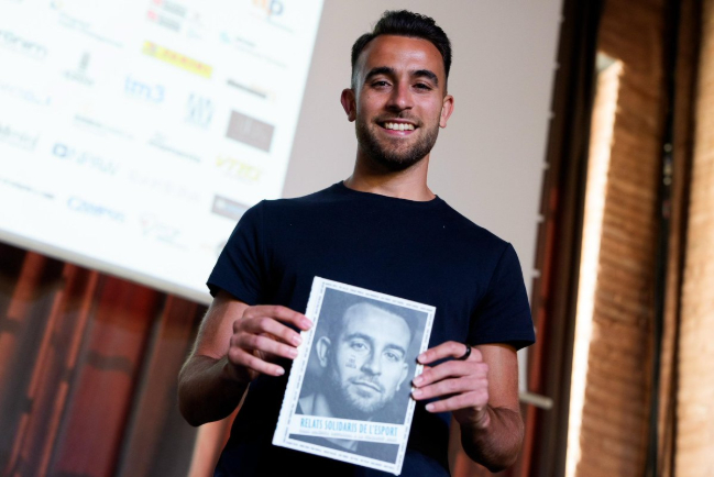 El jugador de futbol Eric Garcia apadrina la 21a edició de ‘Relats Solidaris de l’Esport’ a favor de la Fundació AVAN